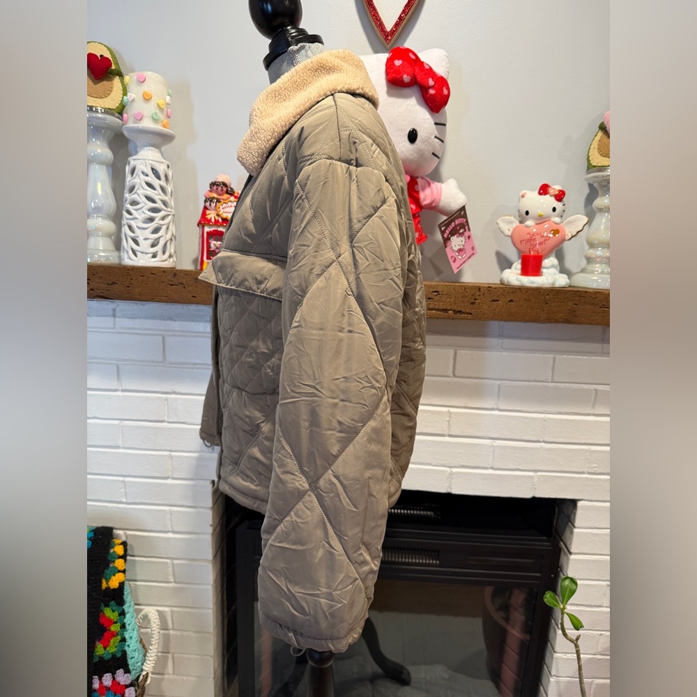 Cute Jacket! - Picture 4 of 16